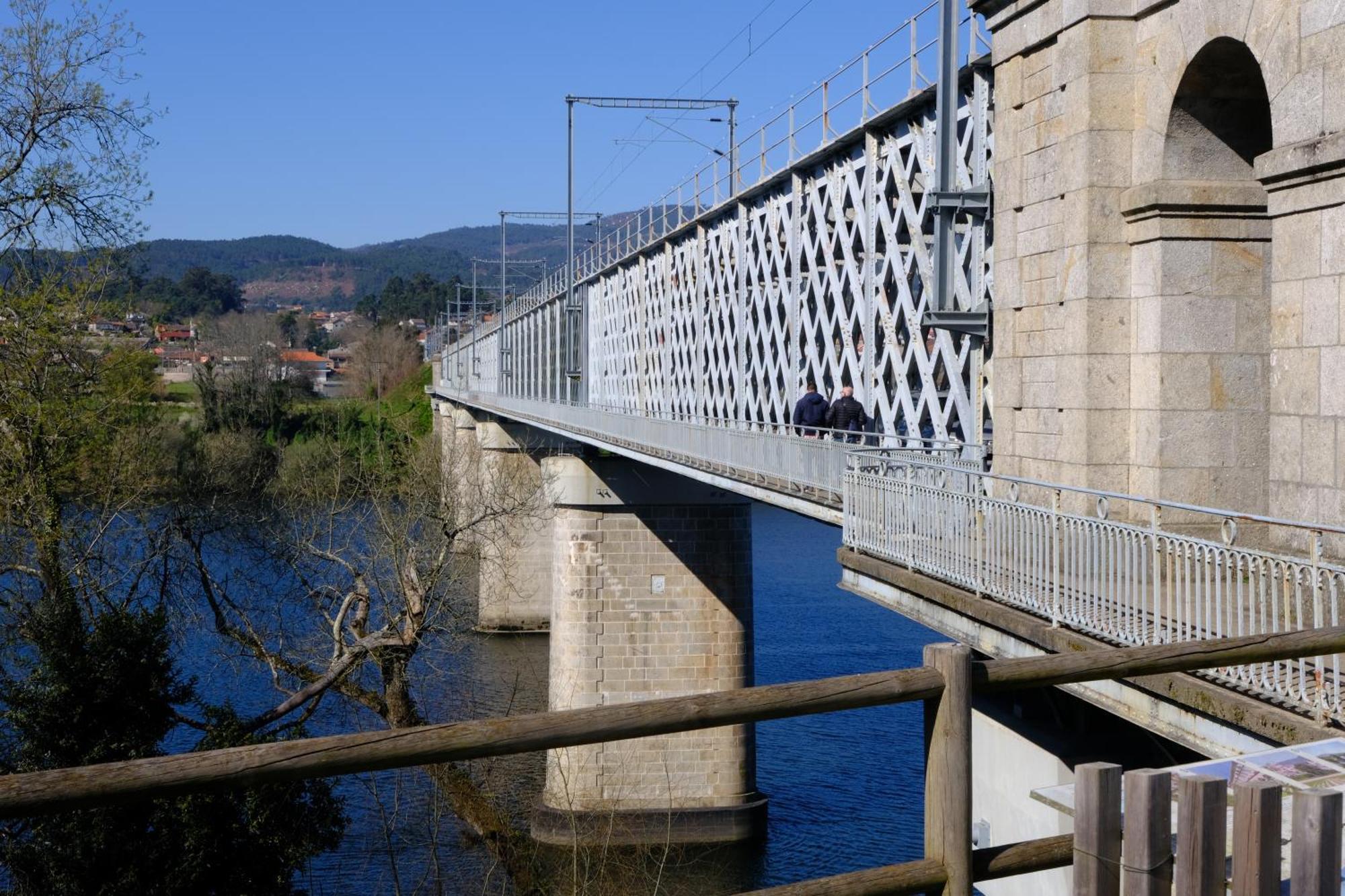 Casita A Estrenar En Finca Con Rio Proxima A Tui, Gondomar Y Portugal. Esterno foto